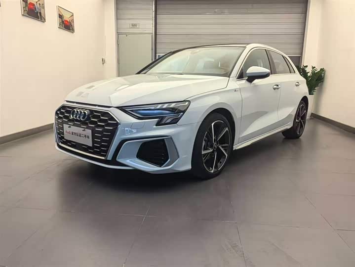 Audi A3 2023 Sportback 35 TFSI stylish and sporty