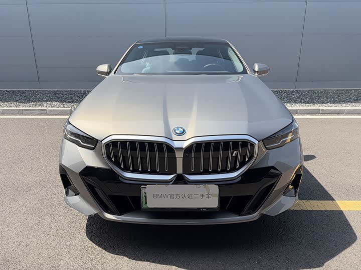 BMWi5 2025 Model eDrive 40L M Sports Package
