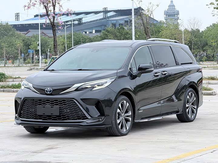 Granvia 2022 Model 2.5LHybrid Premium Edition