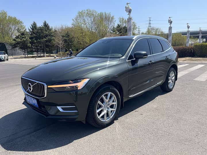 VolvoXC60 2021 Model T5 4WD Zhiyi Luxury Edition