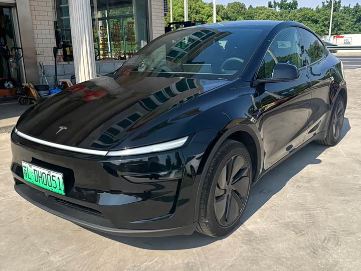 Model Y 2026 rear-wheel drive version