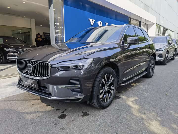 Volvo XC60 2023 model B5 four-wheel drive Zhiyi luxury version