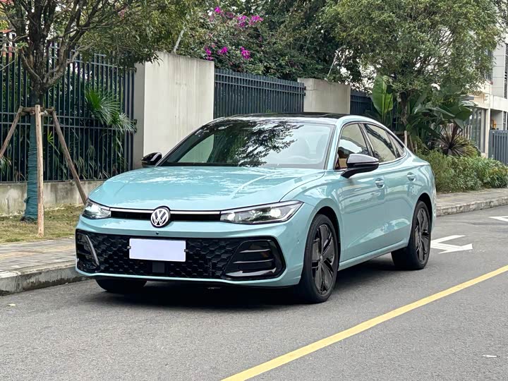 Passat 2025 Pro 380TSI Star Dragon Edition