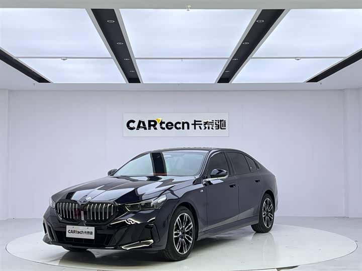 BMW 5 Series 2025 525Li M Sports Package