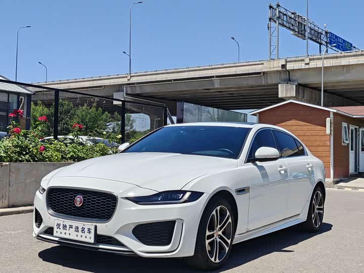 Jaguar XEL 2024 2.0T 250PS R-DYNAMIC S aggressive sports version