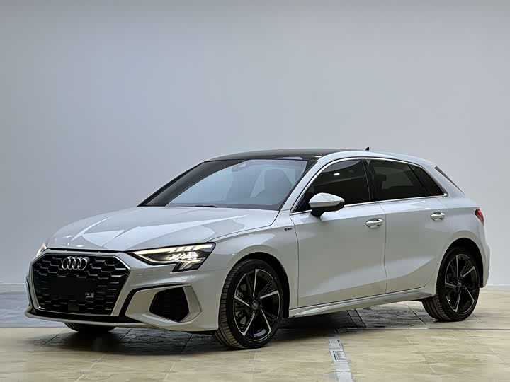 Audi A3 2021 Sportback 35 TFSI stylish and sporty