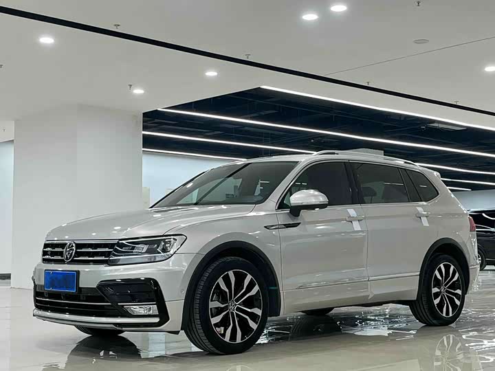 Tiguan L 2021 330TSI automatic two-wheel drive smart version