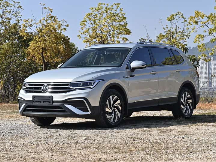 Tiguan L 2022 330TSI automatic two-wheel drive smart version