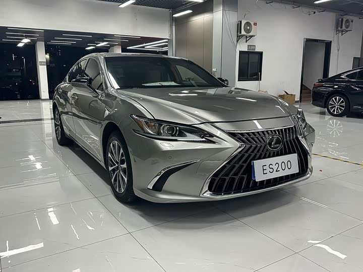 Lexus ES 2024 200 Premium Edition