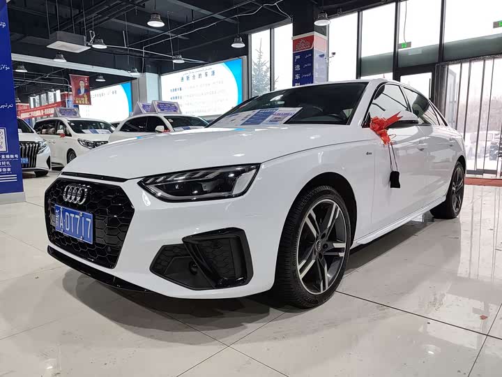 Audi A4L 2022 40 TFSI luxury and dynamic model