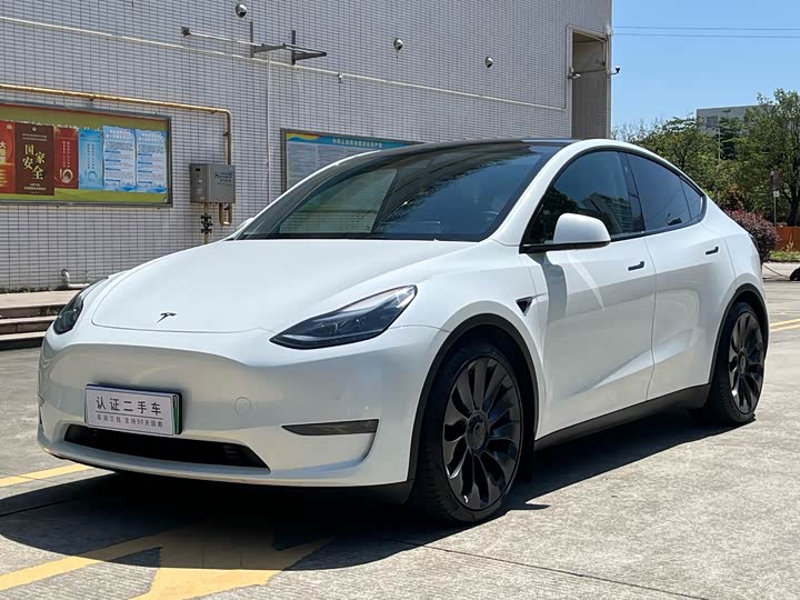 Model Y 2023 high-performance all-wheel drive version