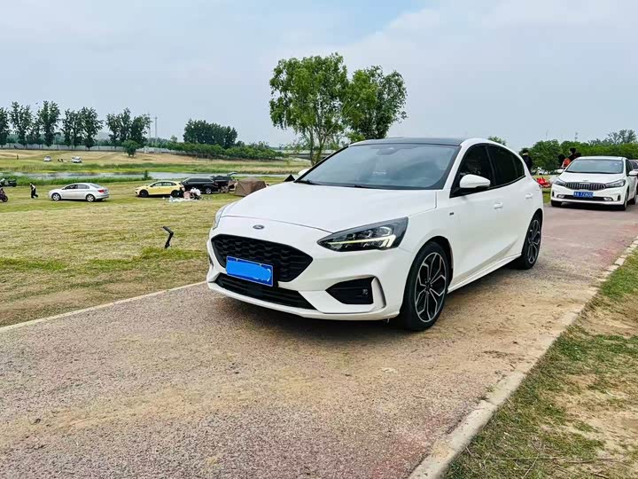 Focus 2021 Hatchback EcoBoost 180 Automatic ST Line