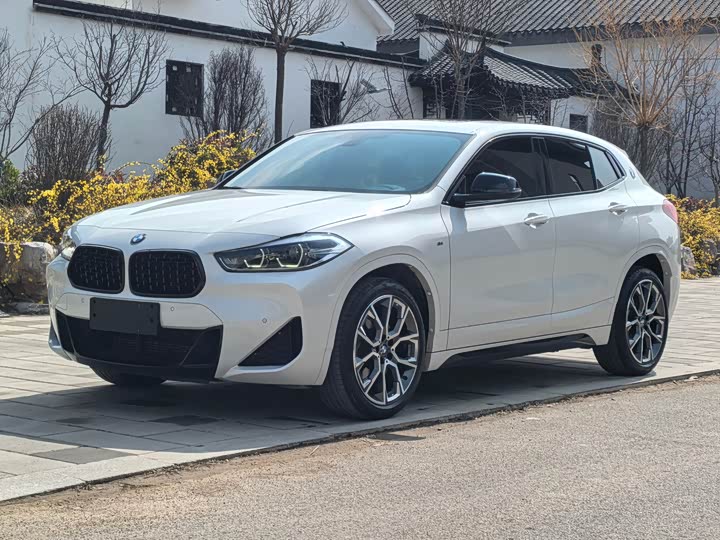 BMW X2 2022 sDrive25i Night Edition