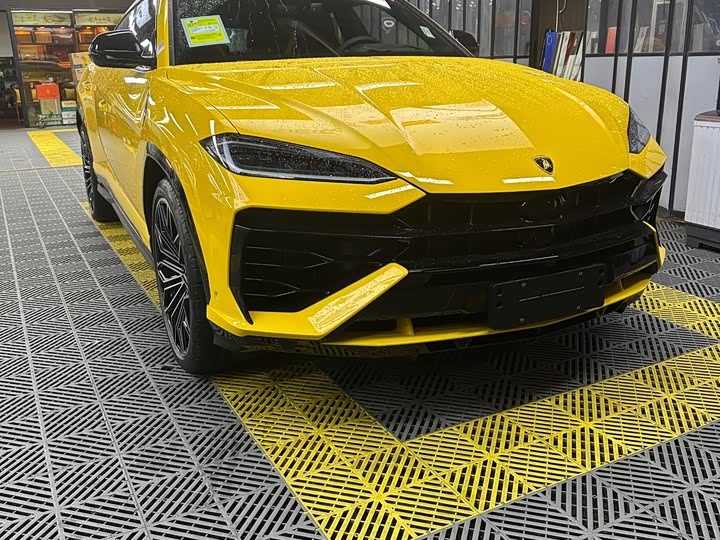 Urus SE 2025 4.0T Standard Edition