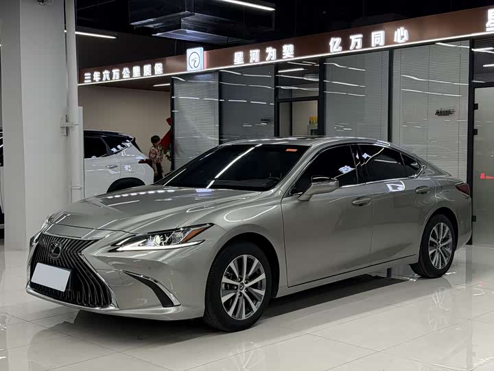 Lexus ES 2020 200 Excellence Edition
