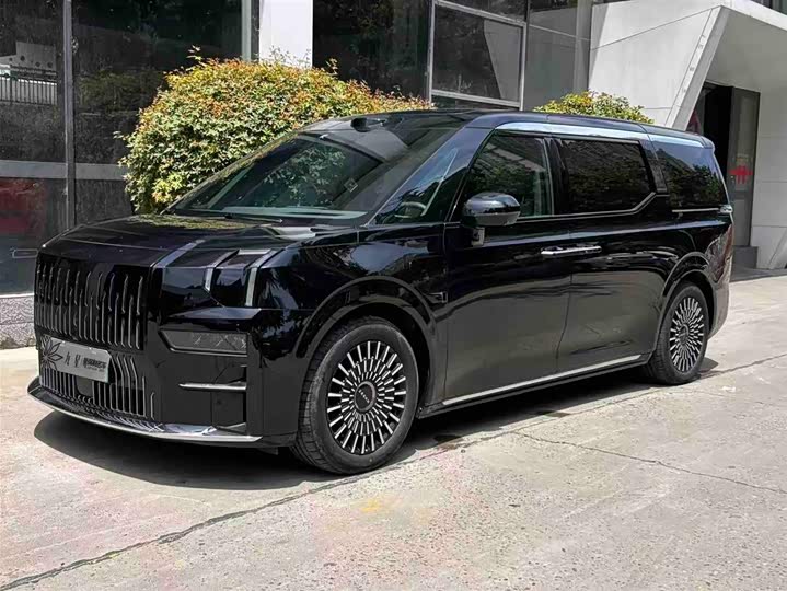 Zeekr 009 2024 6-Seater Executive AWD 108kWh