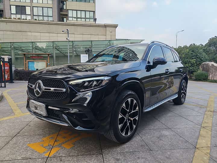 Mercedes-Benz GLC 2023 facelift GLC 260 L 4MATIC luxury model 7 seats