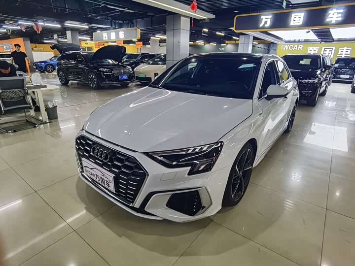 Audi A3 2021 Sportback 35 TFSI stylish and sporty