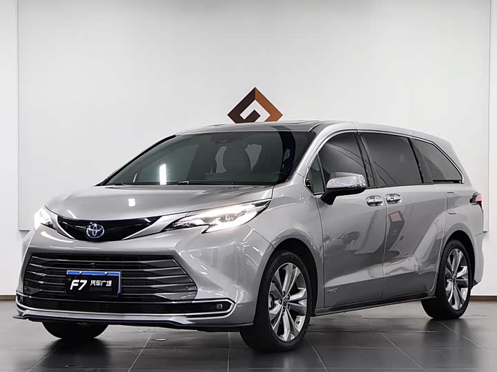 SIENNA 2023 2.5L Hybrid Premium Edition