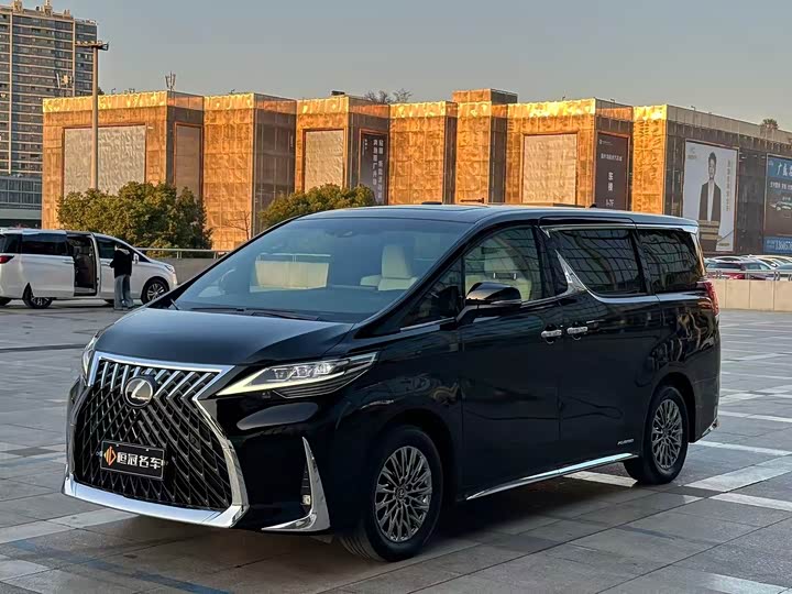 Lexus LM 2020 300h four-seat Royal Edition