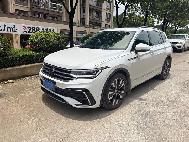 Tiguan L 2023 facelift 330TSI automatic two-wheel drive R-Line version