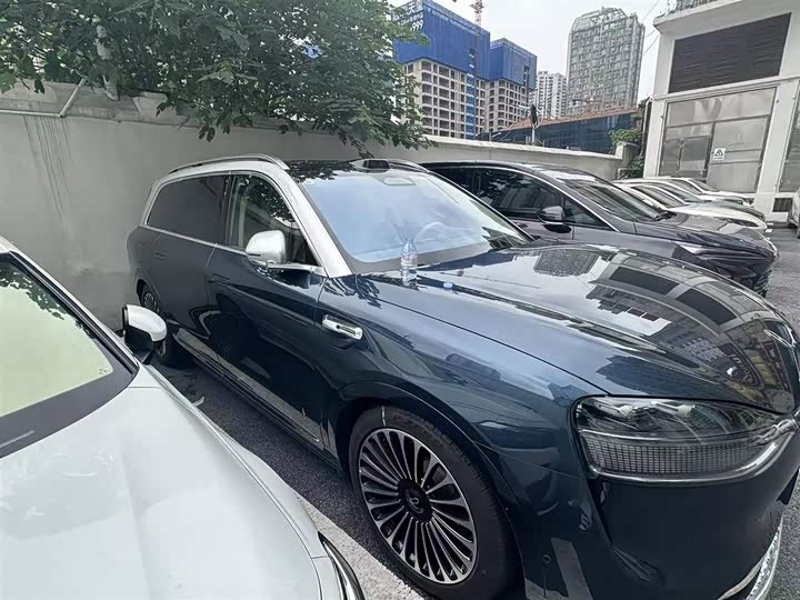 Wenjie M9 2025 extended range Ultra version 52kWh 6-seater version (192-line lidar)