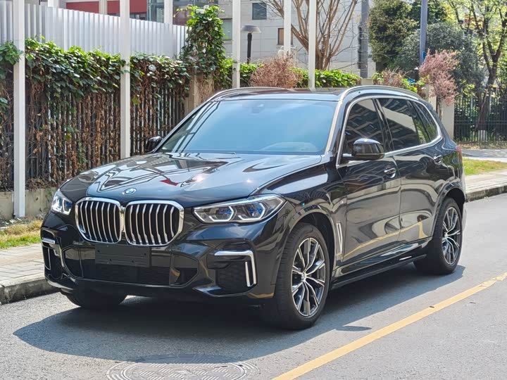 BMW X5 2022 facelift xDrive 30Li exclusive M sports package