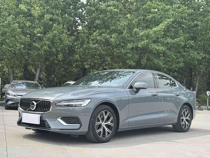 Volvo S60 2024 B4 Zhiyi Luxury Edition
