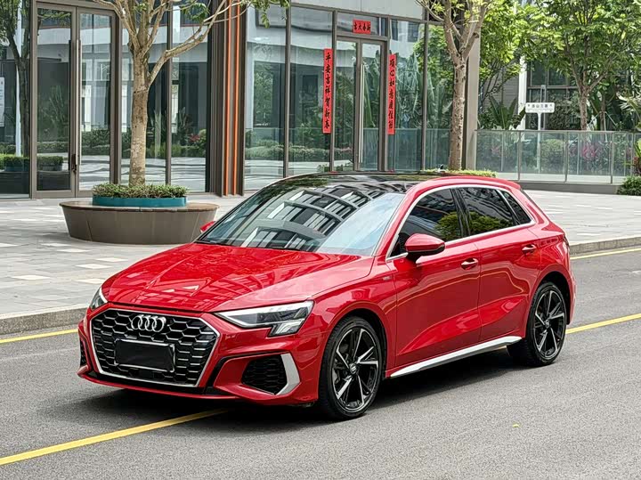 Audi A3 2021 Sportback 35 TFSI stylish and sporty