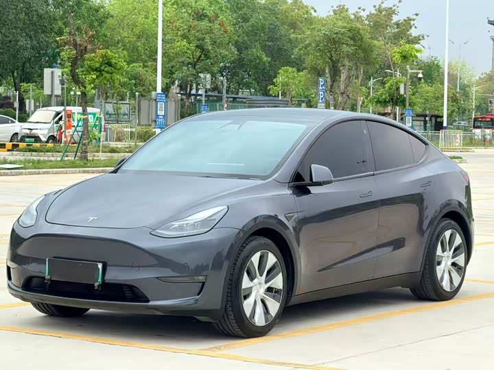 Model Y 2021 long-range all-wheel drive version 3D7