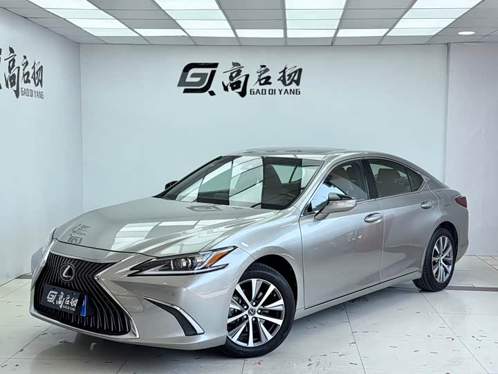 LexusES 2021 Model 200 Luxury Edition