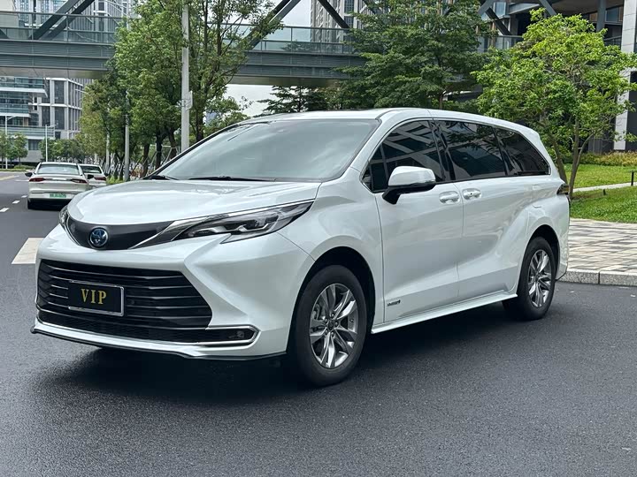 SIENNA 2023 2.5L Hybrid Comfort Edition