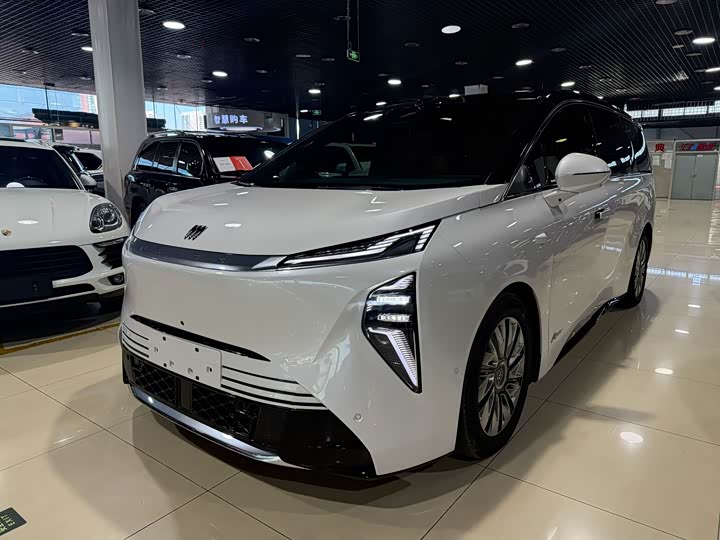 Trumpchi M6 2023 PRO 270T DCT Deluxe Edition