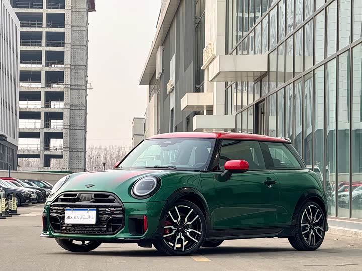 2025 MINI JCW 2025 Model JOHN COOPER WORKS
