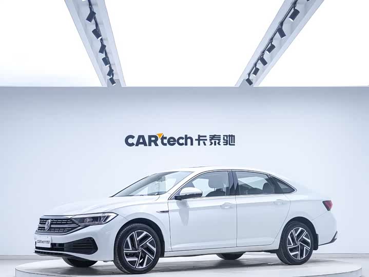 Sagitar 2023 280TSI DSG surpasses Lite version