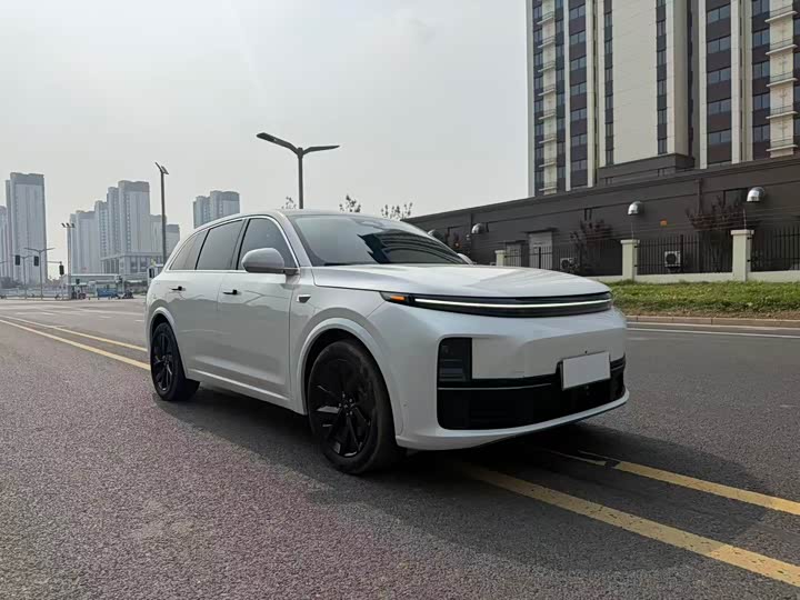 Wenjie M8 2025 model extended range Max version 53.4kWh 5-seater version (192-line lidar)