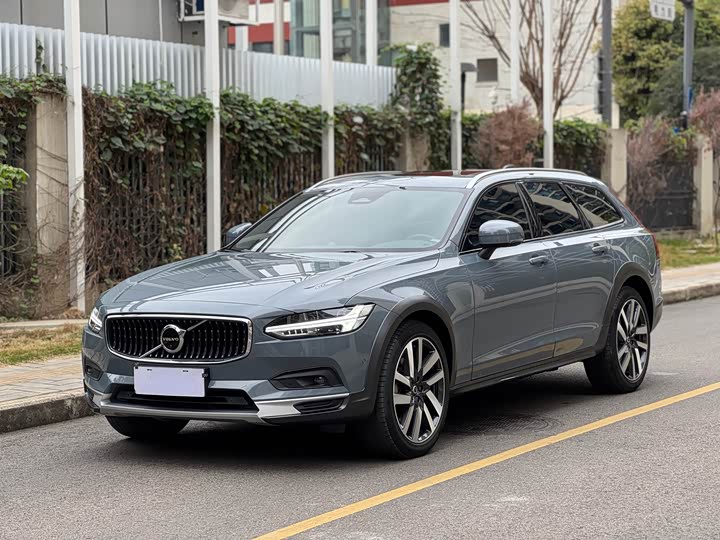 Volvo V90 2023 Cross Country B5 AWD Ultimate