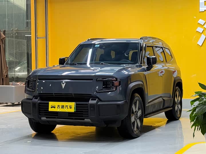 Dark blue G318 2024 two-wheel drive air suspension version