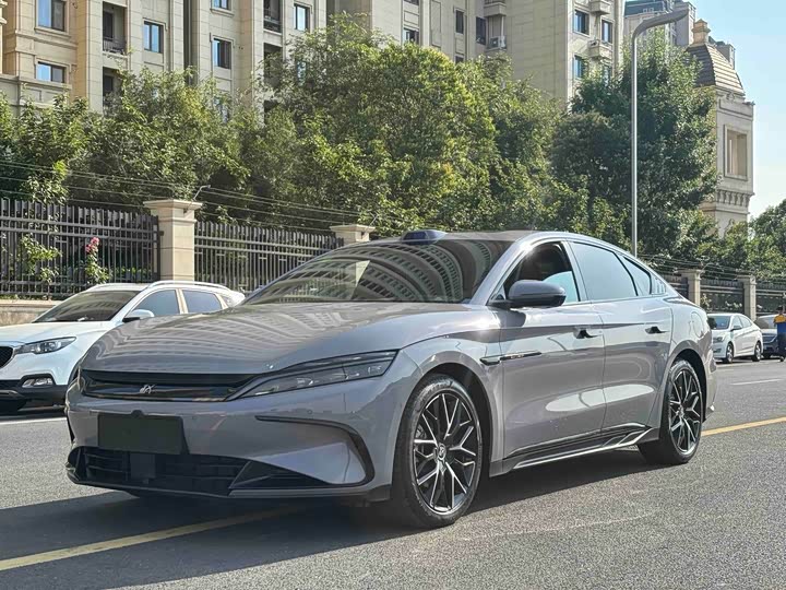 Han 2025 DM-i Smart Driving Edition 125KM Honor Type