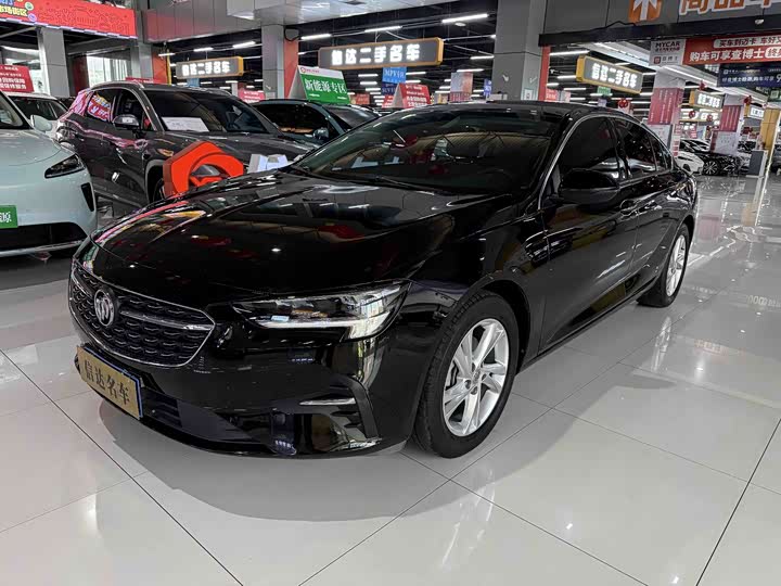 Regal 2020 552T luxury model