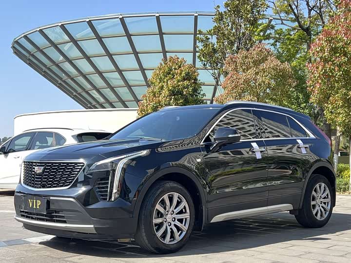 Cadillac XT4 2022 28T FWD Luxury