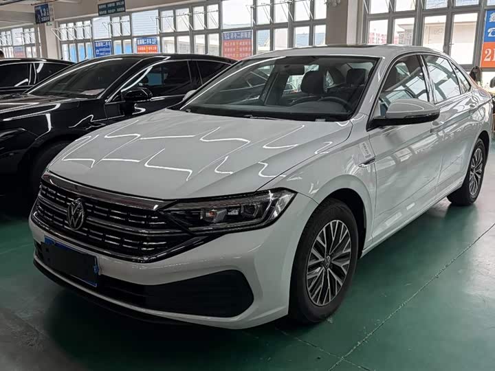 Sagitar 2024 200TSI DSG Flyover Edition