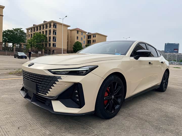 Changan UNI-V 2022 1.5T premium model
