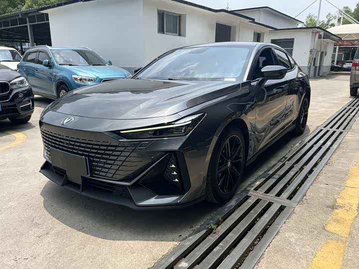 Changan UNI-V 2022 1.5T premium model