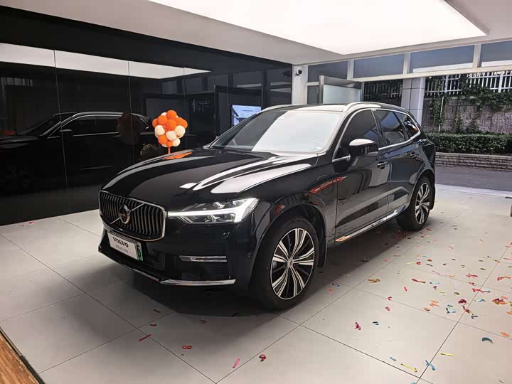 Volvo XC60 plug-in hybrid 2022 T8 plug-in hybrid four-wheel drive Zhiyuan luxury version
