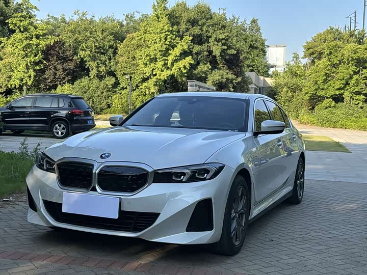 BMW i3 2022 eDrive 35 L