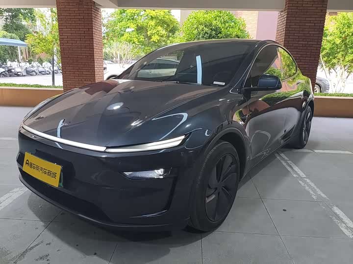 Model Y 2025 rear-wheel drive version