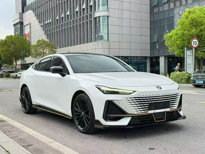 Changan UNI-V 2023 1.5T sports version