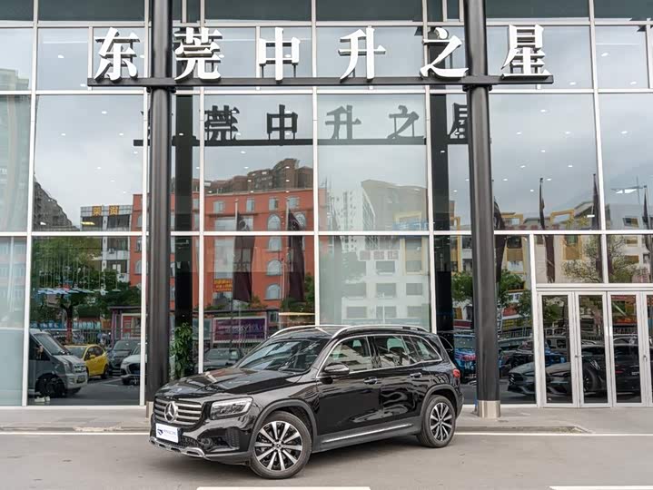 Mercedes-Benz GLB 2024 GLB 220 Fashion Model