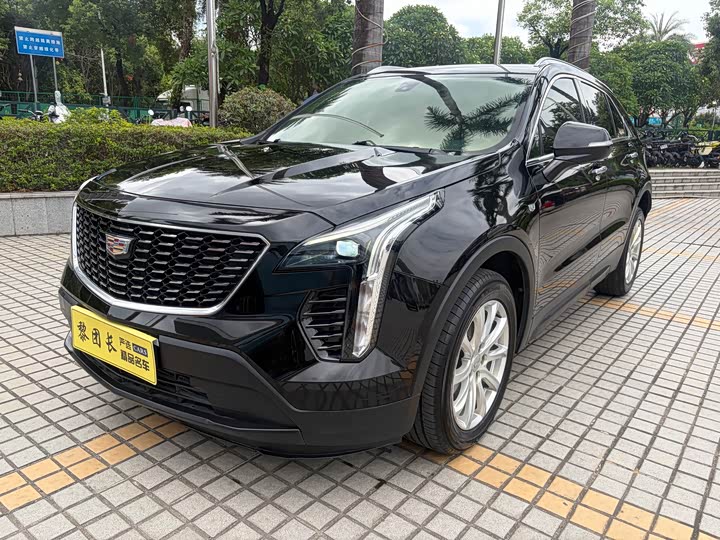 Cadillac XT4 2021 28T two-wheel drive luxury model